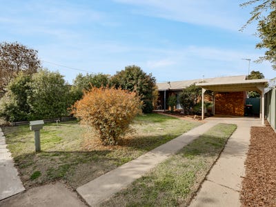 /international/au/2-66-witt-street-benalla-vic-148428100/