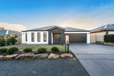 /international/au/10-paradise-drive-gobbagombalin-nsw-150846712/