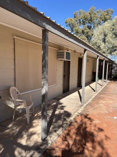 /international/au/unit-11-6-8-kennebery-crescent-roxby-downs-sa-150633128/