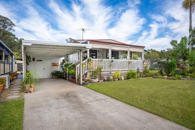 /international/au/1-lake-drive-lorikeet-park-arrawarra-nsw-148384064/?lang=fr