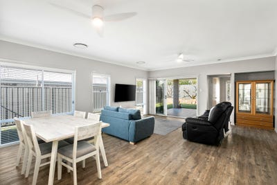 /international/au/21-alkira-circuit-horsley-nsw-152050684/