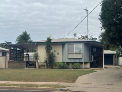 /international/au/29-leichhardt-drive-moranbah-qld-151243576/