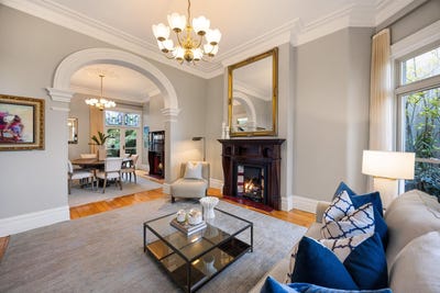 /international/au/11-york-road-bondi-junction-nsw-148595096/