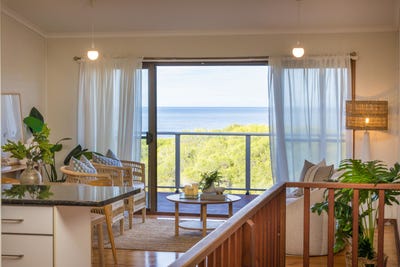 /international/au/4-20-surf-circle-tura-beach-nsw-148435456/