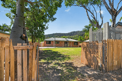 /international/au/6-solway-avenue-cannonvale-qld-152310272/