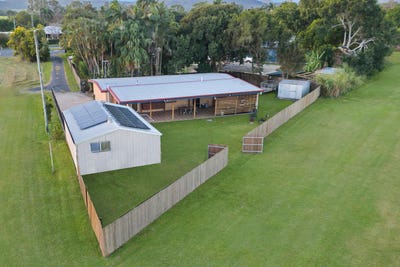 /international/au/211-anzac-ave-marian-qld-151454376/