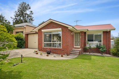 /international/au/3-becker-close-golden-square-vic-152650428/