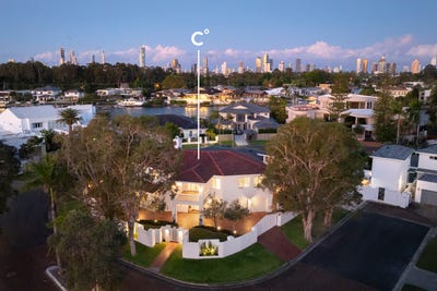 /international/au/1-marseille-court-sorrento-qld-152310156/