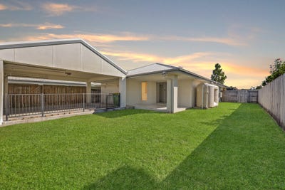 /international/au/7-elgans-parade-rural-view-qld-151307276/