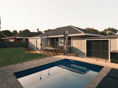 /international/au/18-david-place-peakhurst-nsw-151161232/