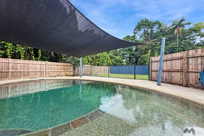 /international/au/8-oak-street-goondi-bend-qld-151211120/