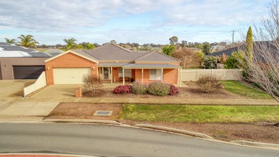 /international/au/98-waranga-drive-kialla-vic-148444792/