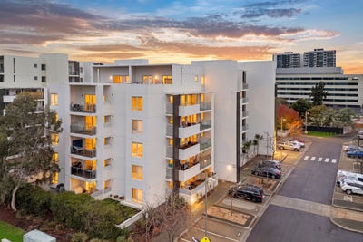 /international/au/21-68-college-street-belconnen-act-151380160/