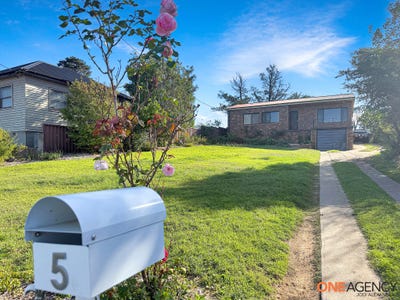 /international/au/5-norman-dykes-avenue-cooma-nsw-150932392/