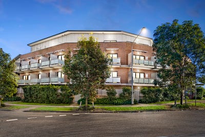 /international/au/38-2-glenmore-ridge-drive-glenmore-park-nsw-148528504/
