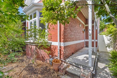 /international/au/10-vail-street-prahran-vic-150486780/
