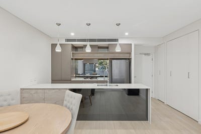 /international/au/203-8-kendall-street-gosford-nsw-148421616/