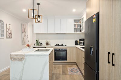 /international/au/10-kalgan-way-albion-park-nsw-151339600/