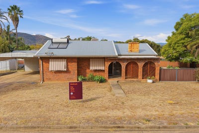 /international/au/28-cambridge-street-tamworth-nsw-151102436/