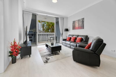 /international/au/2063-23-ferny-avenue-surfers-paradise-qld-152616280/