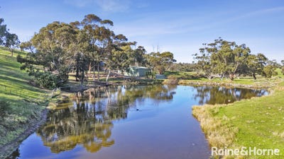 /international/au/44-long-valley-cottages-road-strathalbyn-sa-700388412/