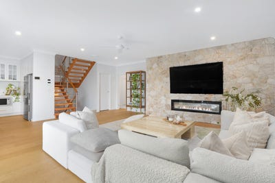 /international/au/1-44-fourth-avenue-palm-beach-qld-152658988/