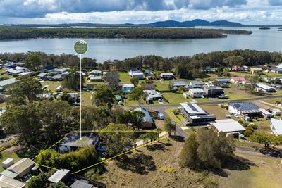 /international/au/4-illawarra-crescent-coomba-park-nsw-151141656/