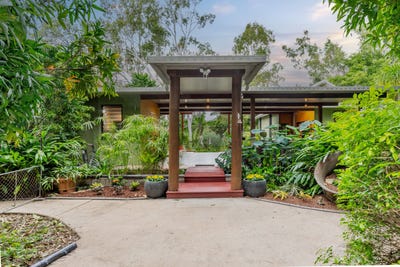 /international/au/33-alligator-creek-road-alligator-creek-qld-148657096/