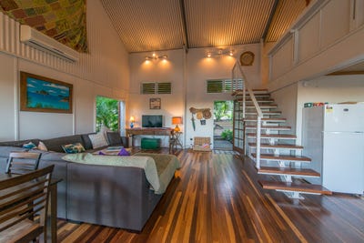 /international/au/19-rattray-avenue-hideaway-bay-qld-151240676/