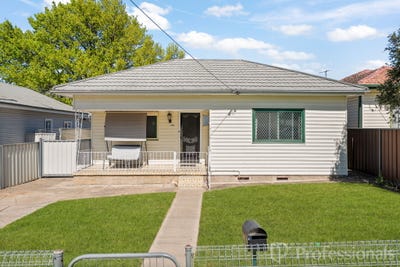 /international/au/266-rocket-street-bathurst-nsw-152502440/