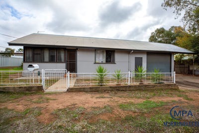 /international/au/21-roslyn-street-narrandera-nsw-148377576/