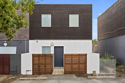 /international/au/10-silverash-drive-bundoora-vic-151130564/