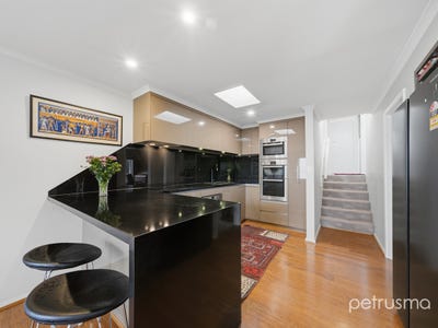 /international/au/4-32-pearl-place-blackmans-bay-tas-151570044/