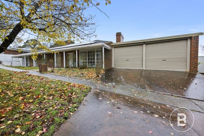 /international/au/1-hakea-court-mount-helen-vic-151389756/