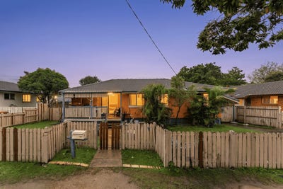 /international/au/19-hayden-street-riverview-qld-151401048/