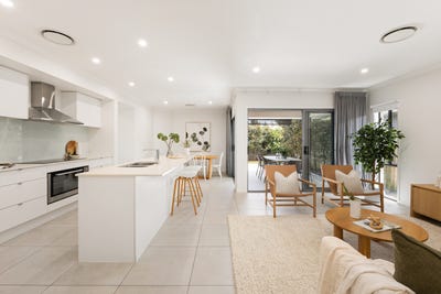 /international/au/33-roseleaf-crescent-palmview-qld-152643248/