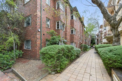 /international/au/11-47-acland-street-st-kilda-vic-152548980/