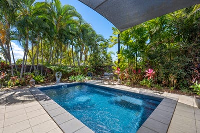 /international/au/2-wexford-crescent-mount-low-qld-152557772/