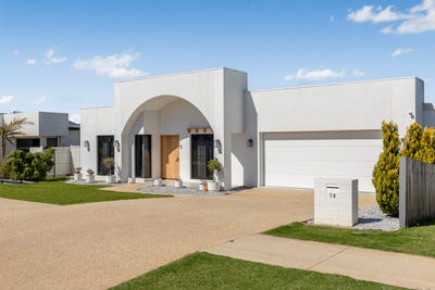 /international/au/16-mcgrory-drive-kearneys-spring-qld-152204392/