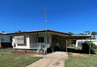 /international/au/74-mccool-moranbah-qld-148627956/