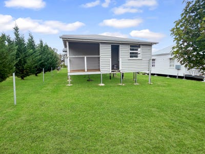 /international/au/70-petre-street-tenterfield-nsw-150302920/