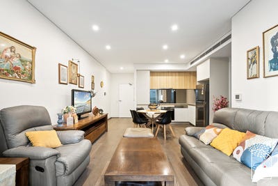 /international/au/302-17-21-loftus-street-wollongong-nsw-148118040/