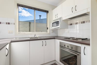 /international/au/1-18-henty-street-culcairn-nsw-151208292/