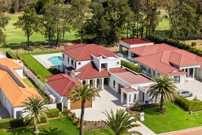 /international/au/3192-riverleigh-drive-hope-island-qld-152356824/