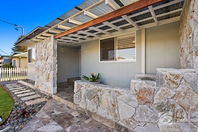 /international/au/13-robert-street-forster-nsw-151821092/