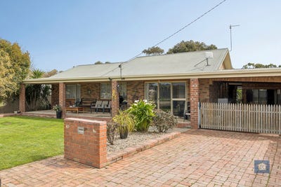/international/au/329-sinclair-street-south-elliminyt-vic-152361340/