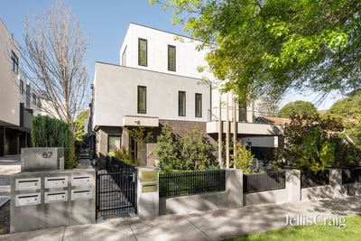 /international/au/3-87-thames-street-box-hill-vic-152672360/