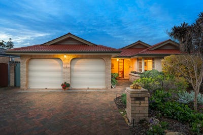 /international/au/7-mead-grove-floreat-wa-151567280/