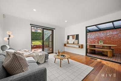 /international/au/19-white-crescent-campbell-act-151897080/