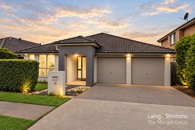 /international/au/15-adelong-parade-the-ponds-nsw-152364700/